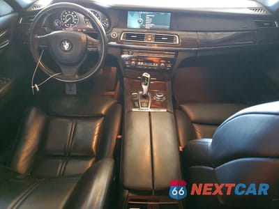 Zdjęcie 8 z 12 samochodu: 2010 BMW 750 I VIN:WBAKA8C54ACY36077 - miniatura