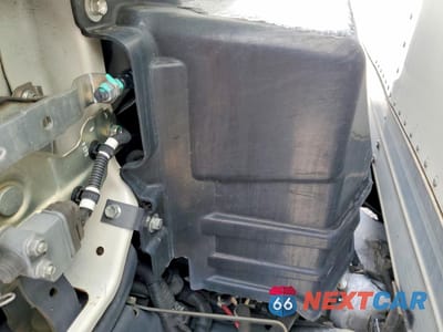 Zdjęcie 11 z 12 samochodu: 2022 CHEVROLET 5500HD BOX TRUCK VIN:JALEEW165N7900760 - miniatura