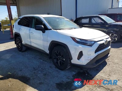 Czwarte zdjęcie samochodu z boku: 2023 TOYOTA RAV4 LE VIN:2T3H1RFV0PW253168 - miniatura