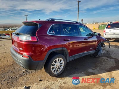 Trzecie zdjęcie samochodu z tyłu: 2019 JEEP CHEROKEE LATITUDE VIN:1C4PJLCBXKD427952 - miniatura