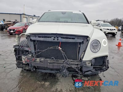 Piąte zdjęcie samochodu w środku: 2019 BENTLEY BENTAYGA VIN:SJAAM2ZV1KC024006 - miniatura