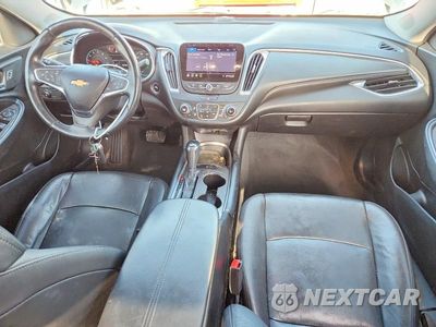 Zdjęcie 8 z 11 samochodu: 2019 CHEVROLET MALIBU LT VIN:1G1ZD5ST0KF172800 - miniatura