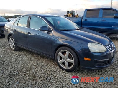 Czwarte zdjęcie samochodu z boku: 2008 VOLKSWAGEN JETTA SE VIN:3VWRZ81K78M036429 - miniatura