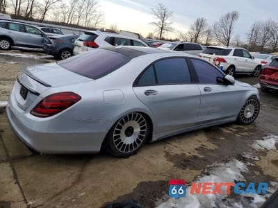 Trzecie zdjęcie samochodu z tyłu: 2016 MERCEDES-BENZ S 550 4MATIC VIN:WDDUG8FB6GA214179 - miniatura