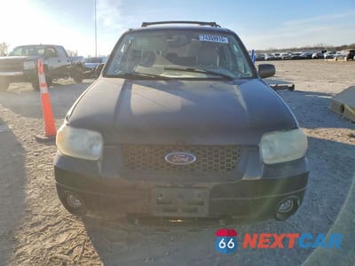 Piąte zdjęcie samochodu w środku: 2005 FORD ESCAPE VIN:1FMCU94195KA78938 - miniatura