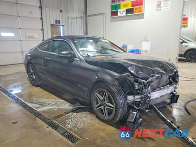Czwarte zdjęcie samochodu z boku: 2019 MERCEDES-BENZ C 300 4MATIC VIN:WDDWJ8EB8KF806142 - miniatura