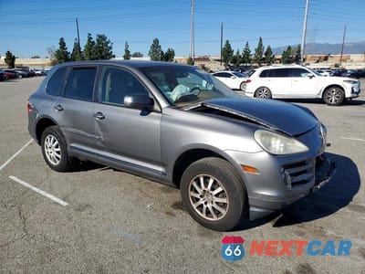 Czwarte zdjęcie samochodu z boku: 2010 PORSCHE CAYENNE VIN:WP1AA2AP3ALA05863 - miniatura