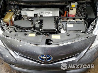 Zdjęcie 11 z 13 samochodu: 2013 TOYOTA PRIUS V VIN:JTDZN3EU5D3188475 - miniatura