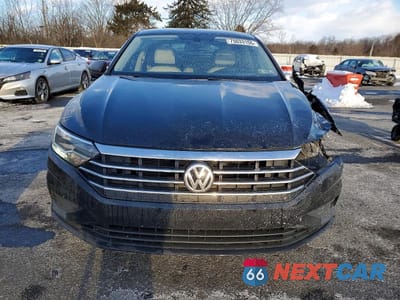 Piąte zdjęcie samochodu w środku: 2019 VOLKSWAGEN JETTA S VIN:3VWC57BU3KM124641 - miniatura
