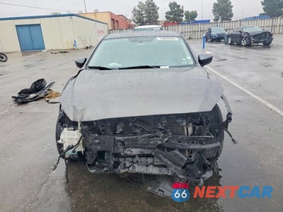 Piąte zdjęcie samochodu w środku: 2018 MAZDA 3 GRAND TOURING VIN:3MZBN1M37JM230957 - miniatura