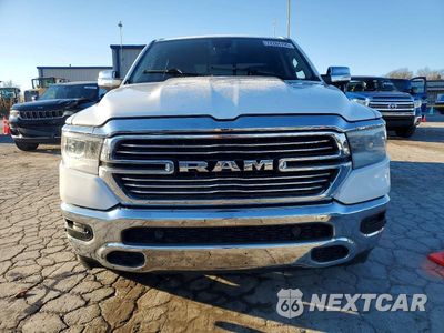 Piąte zdjęcie samochodu w środku: 2020 RAM 1500 LARAMIE VIN:1C6SRFJT5LN222557 - miniatura