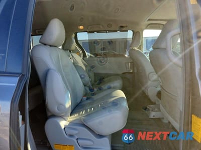 Zdjęcie 11 z 13 samochodu: 2013 TOYOTA SIENNA 4X4 VIN:5TDYK3DC6DS352523 - miniatura
