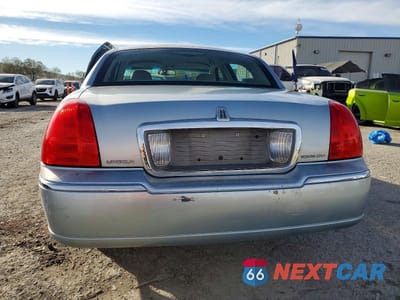 Zdjęcie 6 z 12 samochodu: 2006 LINCOLN TOWN CAR SIGNATURE VIN:1LNHM81W56Y649825 - miniatura