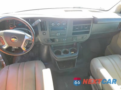 Zdjęcie 8 z 13 samochodu: 2019 CHEVROLET EXPRESS 2500 DELIVERY VAN VIN:1GCWGAFP5K1358398 - miniatura