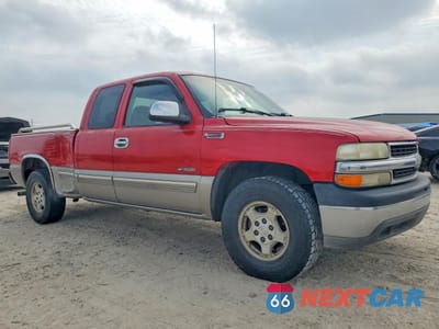 Czwarte zdjęcie samochodu z boku: 2000 CHEVROLET SILVERADO C1500 VIN:2GCEC19T3Y1278200 - miniatura