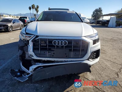 Piąte zdjęcie samochodu w środku: 2020 AUDI Q8 PREMIUM PLUS VIN:WA1BVAF10LD021910 - miniatura