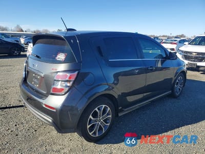 Trzecie zdjęcie samochodu z tyłu: 2020 CHEVROLET SONIC LT VIN:1G1JD6SB4L4105155 - miniatura