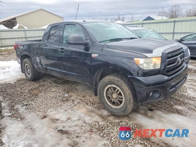 Czwarte zdjęcie samochodu z boku: 2011 TOYOTA TUNDRA DOUBLE CAB SR5 VIN:5TFUY5F16BX201838 - miniatura