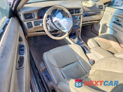 Zdjęcie 8 z 11 samochodu: 2004 VOLVO C70 LPT VIN:YV1NC63D84J048841 - miniatura