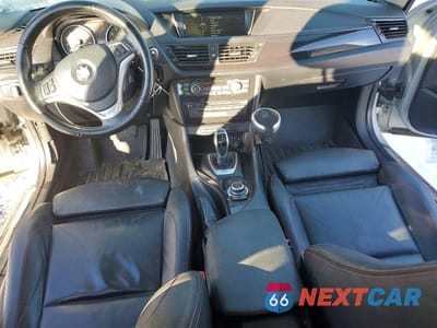 Zdjęcie 8 z 13 samochodu: 2014 BMW X1 VIN:WBAVL1C53EVY10014 - miniatura