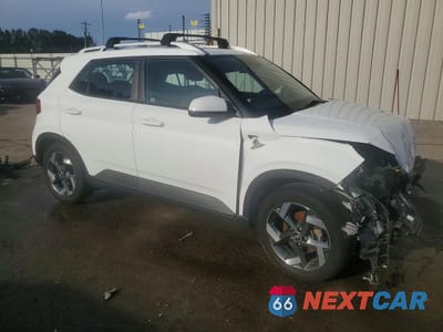 Czwarte zdjęcie samochodu z boku: 2021 HYUNDAI VENUE SEL VIN:KMHRC8A39MU082620 - miniatura