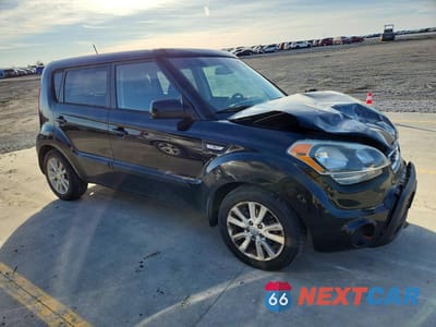 Czwarte zdjęcie samochodu z boku: 2013 KIA SOUL VIN:KNDJT2A5XD7610387 - miniatura