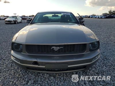 Piąte zdjęcie samochodu w środku: 2005 FORD MUSTANG VIN:1ZVFT80N655231276 - miniatura