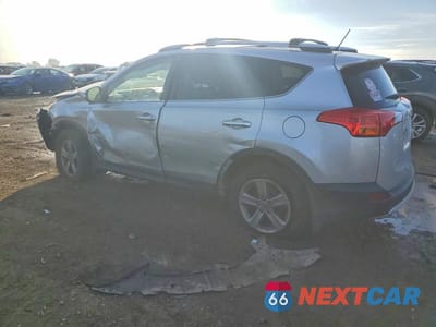 Drugie zdjęcie samochodu z przodu: 2015 TOYOTA RAV4 XLE VIN:JTMRFREV1FD161151 - miniatura