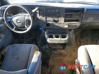 Zdjęcie 8 z 14 samochodu: 2016 CHEVROLET EXPRESS G2500 VIN:1GCWGAFF3G1257763 - miniatura