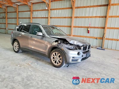 Czwarte zdjęcie samochodu z boku: 2016 BMW X5 SDRIVE35I VIN:5UXKR2C50G0R72109 - miniatura