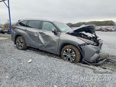 Czwarte zdjęcie samochodu z boku: 2026 TOYOTA HIGHLANDER XLE VIN:5TDKDRBH6TS598522 - miniatura