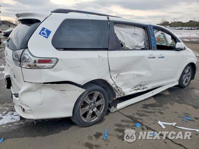 Trzecie zdjęcie samochodu z tyłu: 2018 TOYOTA SIENNA SE VIN:5TDXZ3DCXJS953016 - miniatura