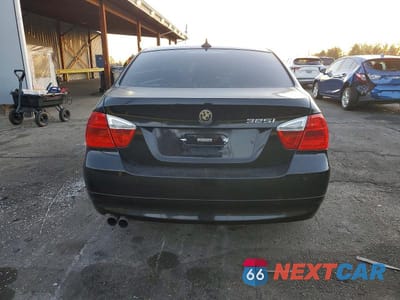 Zdjęcie 6 z 12 samochodu: 2006 BMW 325 I VIN:WBAVB13596PT23618 - miniatura