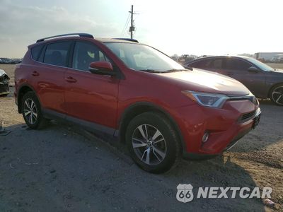 Czwarte zdjęcie samochodu z boku: 2017 TOYOTA RAV4 XLE VIN:JTMRFREV9HJ112249 - miniatura