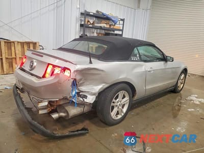 Trzecie zdjęcie samochodu z tyłu: 2012 FORD MUSTANG VIN:1ZVBP8EM8C5241176 - miniatura