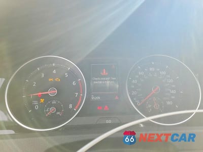 Zdjęcie 9 z 11 samochodu: 2018 VOLKSWAGEN GTI S VIN:3VW547AU0JM264738 - miniatura