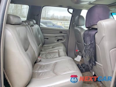 Zdjęcie 11 z 13 samochodu: 2005 CHEVROLET SUBURBAN K1500 VIN:1GNFK16Z55J205435 - miniatura