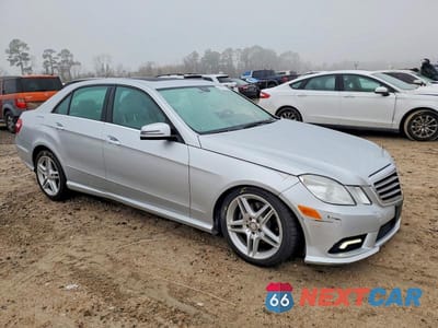 Czwarte zdjęcie samochodu z boku: 2011 MERCEDES-BENZ E 350 4MATIC VIN:WDDHF8HB6BA363508 - miniatura