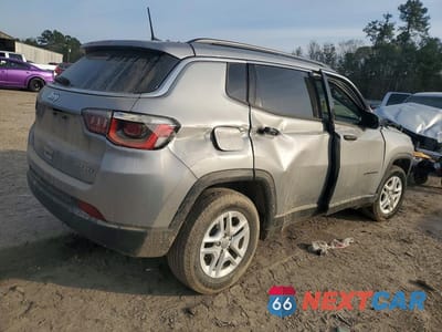 Trzecie zdjęcie samochodu z tyłu: 2020 JEEP COMPASS SPORT VIN:3C4NJCAB2LT150851 - miniatura