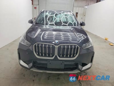 Piąte zdjęcie samochodu w środku: 2025 BMW X1 XDRIVE28I VIN:WBX73EF00S5272910 - miniatura
