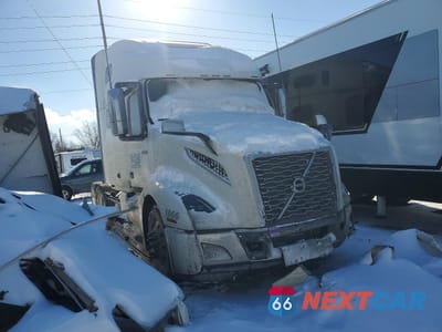 2023 VOLVO WHEB SEMI TRUCK 4V4NC9EJXPN611013 - główne zdjęcie licytacji z USA - miniatura