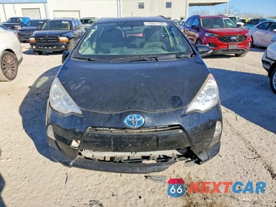 Piąte zdjęcie samochodu w środku: 2012 TOYOTA PRIUS C VIN:JTDKDTB36C1502452 - miniatura