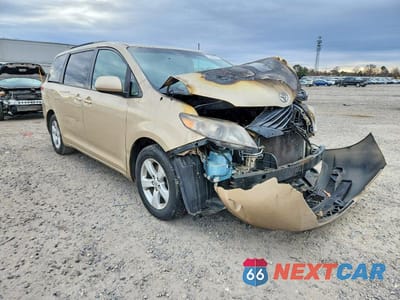Czwarte zdjęcie samochodu z boku: 2013 TOYOTA SIENNA LE VIN:5TDKK3DC5DS367424 - miniatura