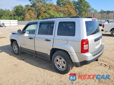 Drugie zdjęcie samochodu z przodu: 2014 JEEP PATRIOT SPORT VIN:1C4NJPBA2ED553492 - miniatura