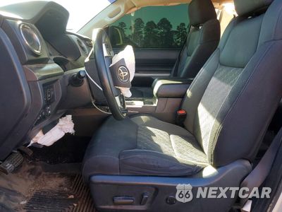 Zdjęcie 6 z 12 samochodu: 2018 TOYOTA TUNDRA CREWMAX SR5 VIN:5TFDY5F13JX709747 - miniatura