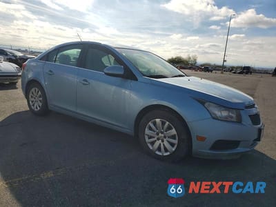 Czwarte zdjęcie samochodu z boku: 2011 CHEVROLET CRUZE LT VIN:1G1PF5S95B7170413 - miniatura