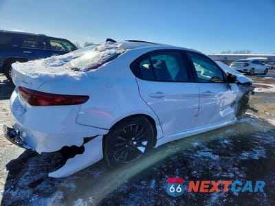 Trzecie zdjęcie samochodu z tyłu: 2022 ALFA ROMEO GIULIA VIN:ZARFANAN1N7656727 - miniatura