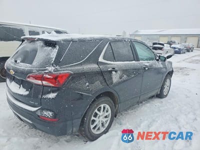 Trzecie zdjęcie samochodu z tyłu: 2023 CHEVROLET EQUINOX LT VIN:3GNAXUEG8PL251155 - miniatura
