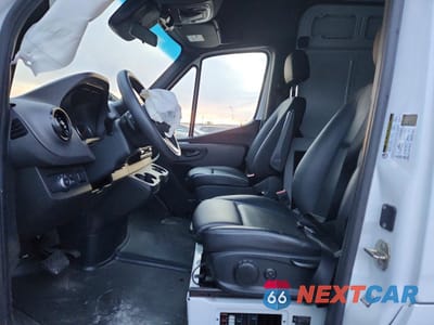Zdjęcie 7 z 12 samochodu: 2023 MERCEDES-BENZ SPRINTER 2500 STANDARD ROOF 4-CYL DIESEL VIN:W1Y4NBHY3PT121926 - miniatura