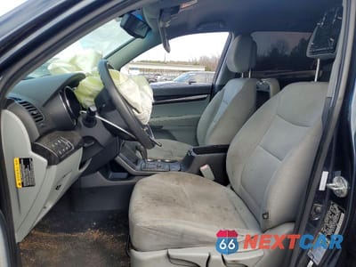 Zdjęcie 7 z 14 samochodu: 2012 KIA SORENTO VIN:5XYKTDA67CG296028 - miniatura